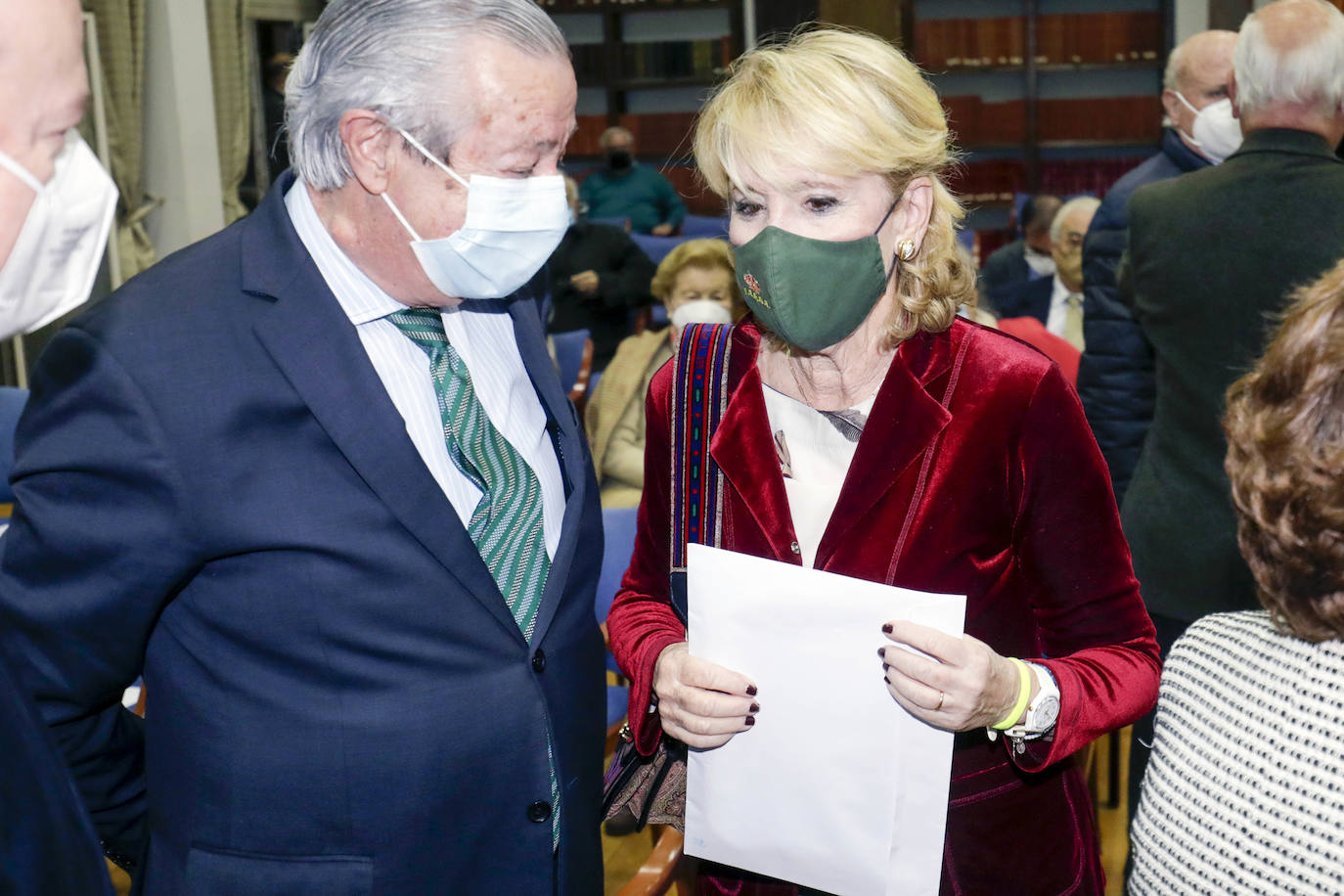 Esperanza Aguirre reivindica a Barberá y arremete contra Oltra arropada por Camps