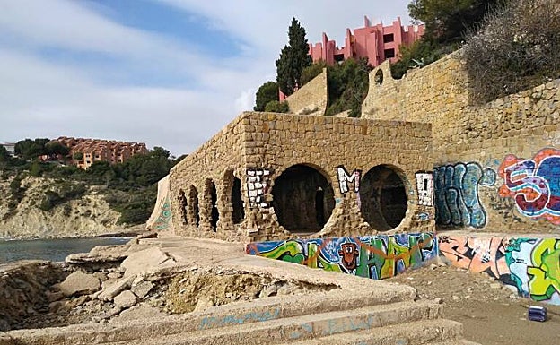 Pintadas en los muros y paredes. 