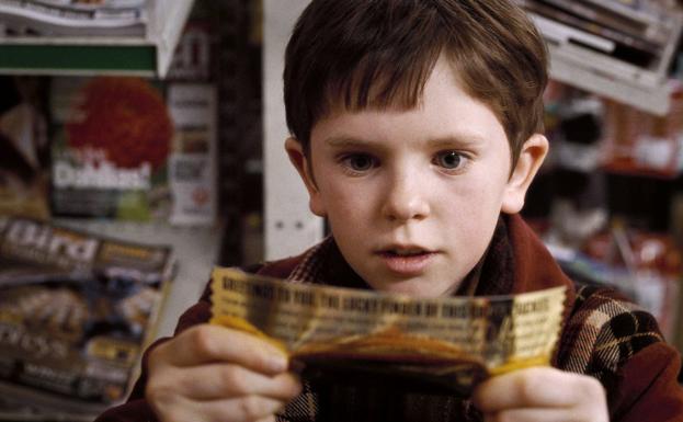 Freddie Highmore como Charlie Bucket en 'Charlie y la Fábrica de Chocolate'.