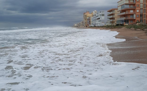 Imagen principal - Estado de la playa de Tavernes. 