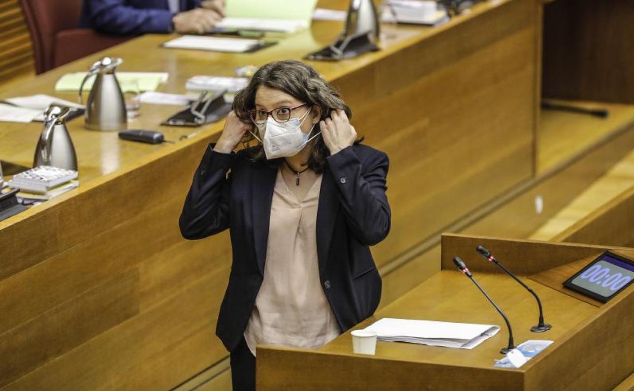 Caso del abuso a una menor del exmarido de Mónica Oltra | El Botánico rechaza en Les Corts la exigencia del cese de Oltra por la gestión del abuso a una menor tutelada