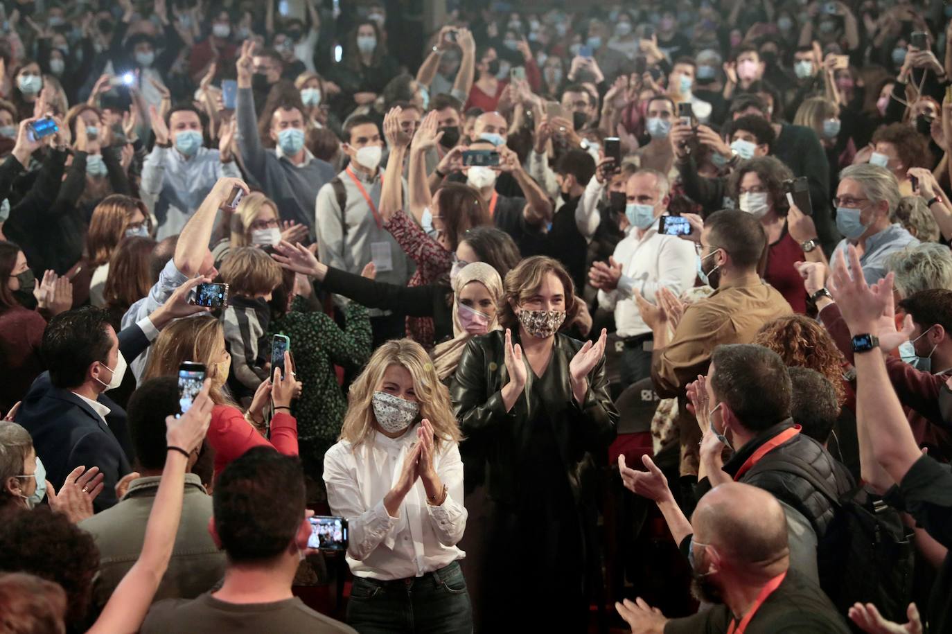 Fotos: Acto en Valencia de Yolanda Díaz, Mónica Oltra y Ada Colau