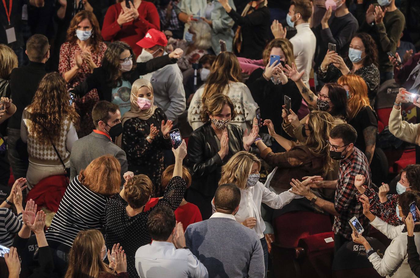 Fotos: Acto en Valencia de Yolanda Díaz, Mónica Oltra y Ada Colau