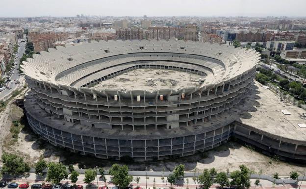 Compromís trata de frenar la caducidad de la ATE de Mestalla