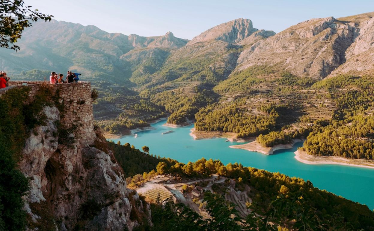 Imagen parcial del embalse de Guadalest