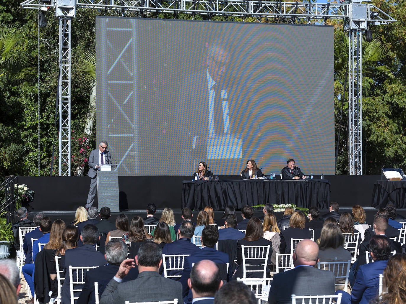 Este sábado fue una jornada de celebración en la Masia Xamandreu con la jura de nuevos letrados y con el acto de homenaje de los 25 años de colegiación del Ilustre Colegio de Abogados de Valencia (ICAV).