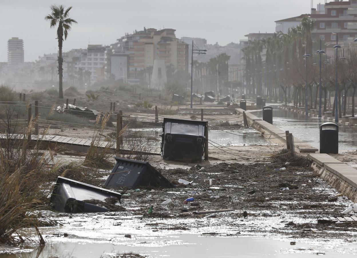 La playa de Peñíscola arrasada por 'Gloria'. jesús signes
