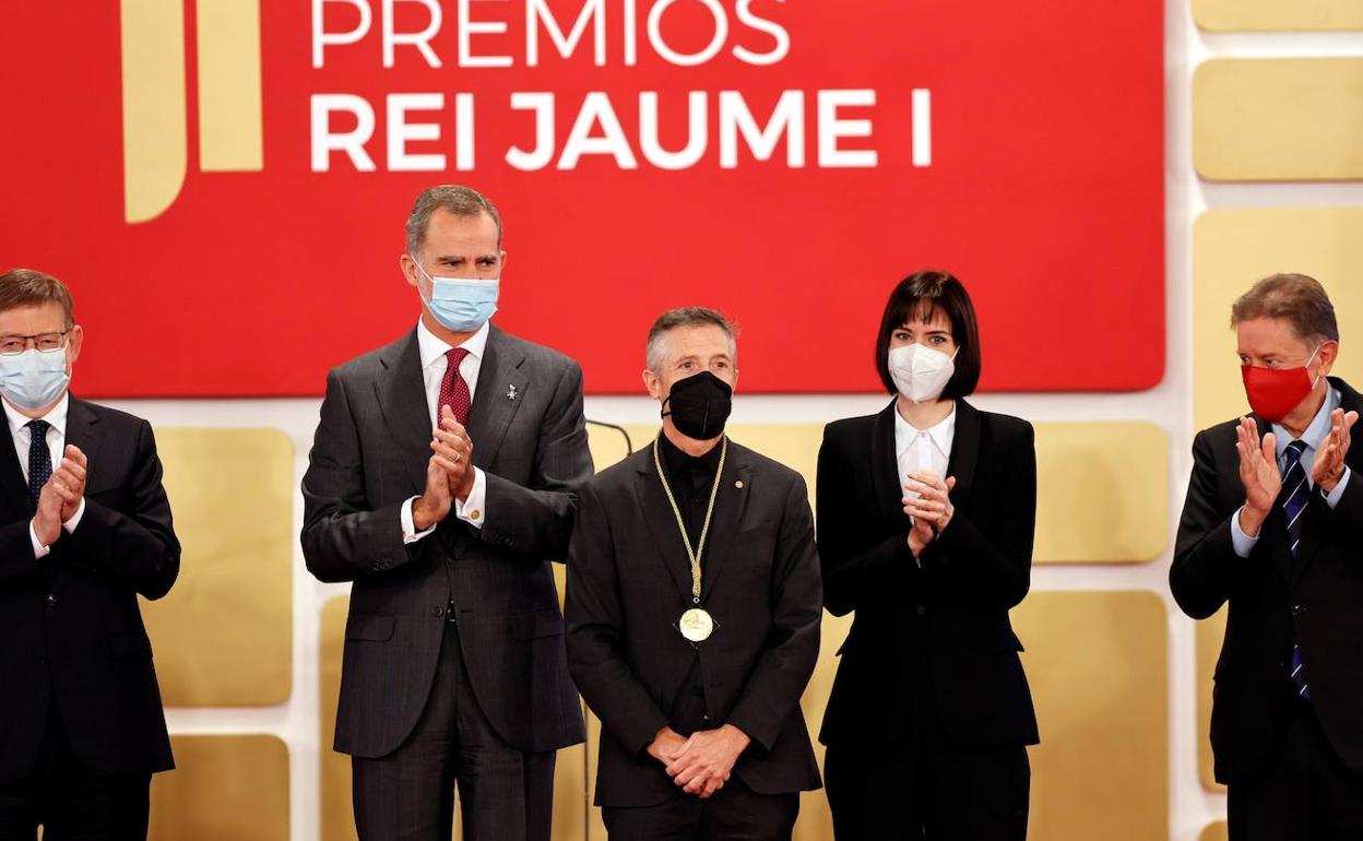 El Rey, en la entrega de los Premios Rei Jaume I celebrada este viernes en la Lonja de Valencia. 