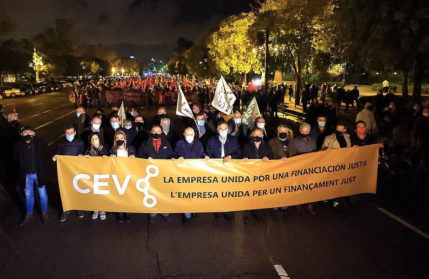 Fotos: Manifestación en Valencia contra la infrafinanciación de la Comunitat