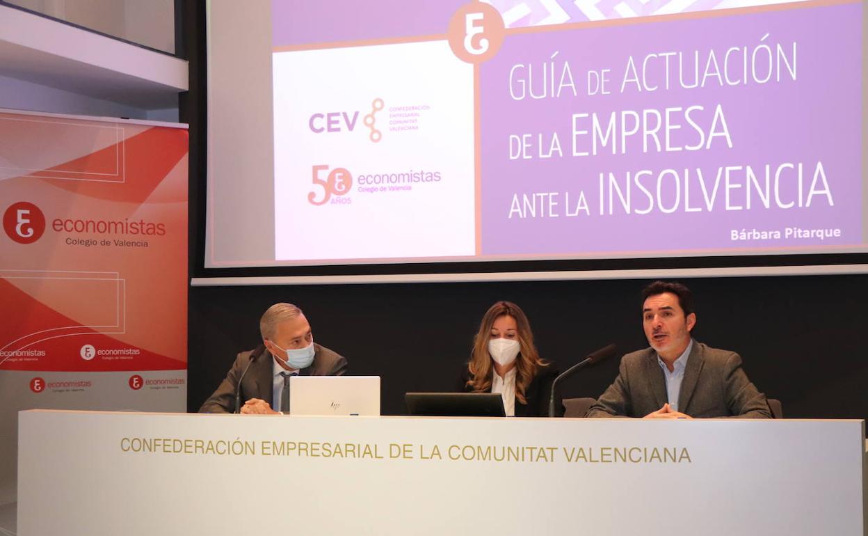 Juan José Enríquez, Bárbara Pitarque y Ricardo Miralles. 