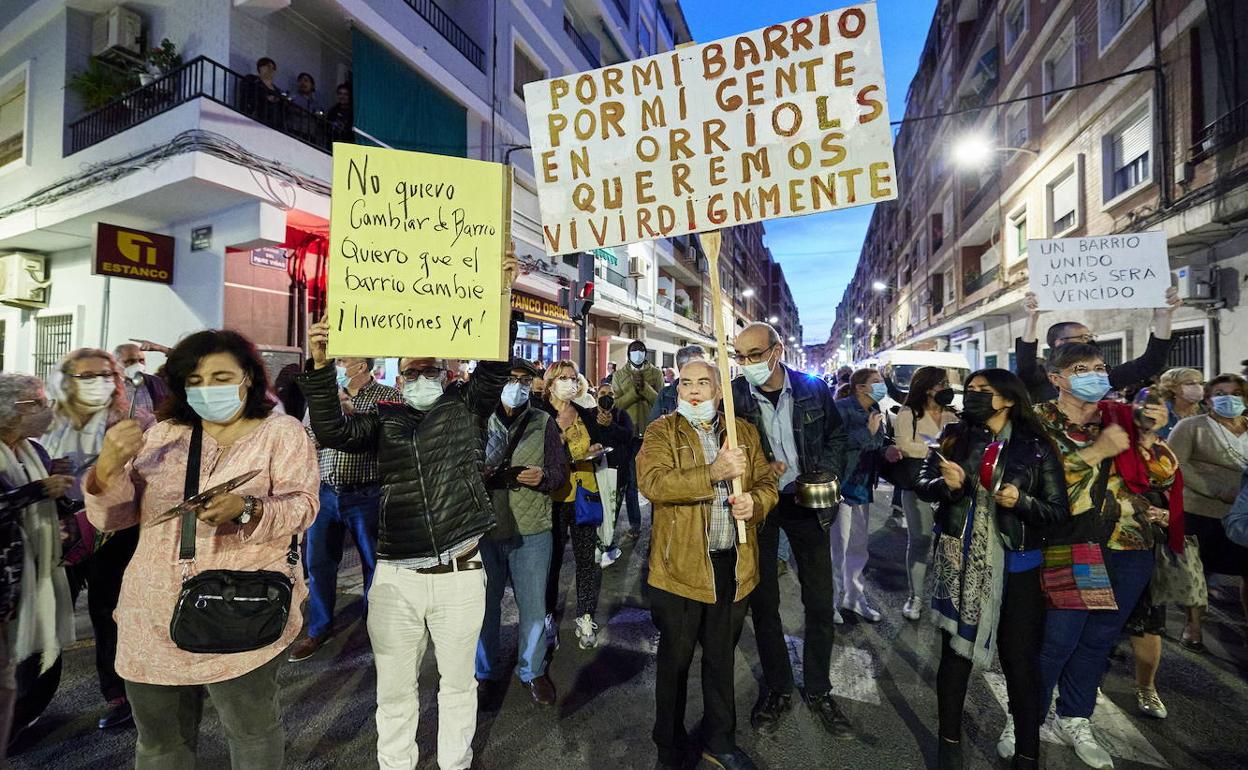 Barrio de Orriols, okupas en Valencia | Ribó no logra ningún acuerdo con los bancos para desalojar okupas de Orriols