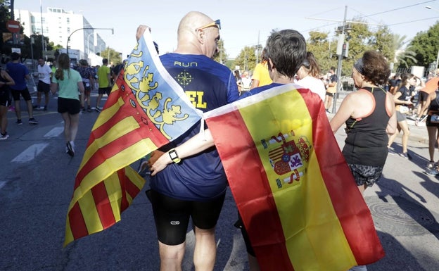 Presumir de colores, una opción para complementar el outfit en el maratón. 