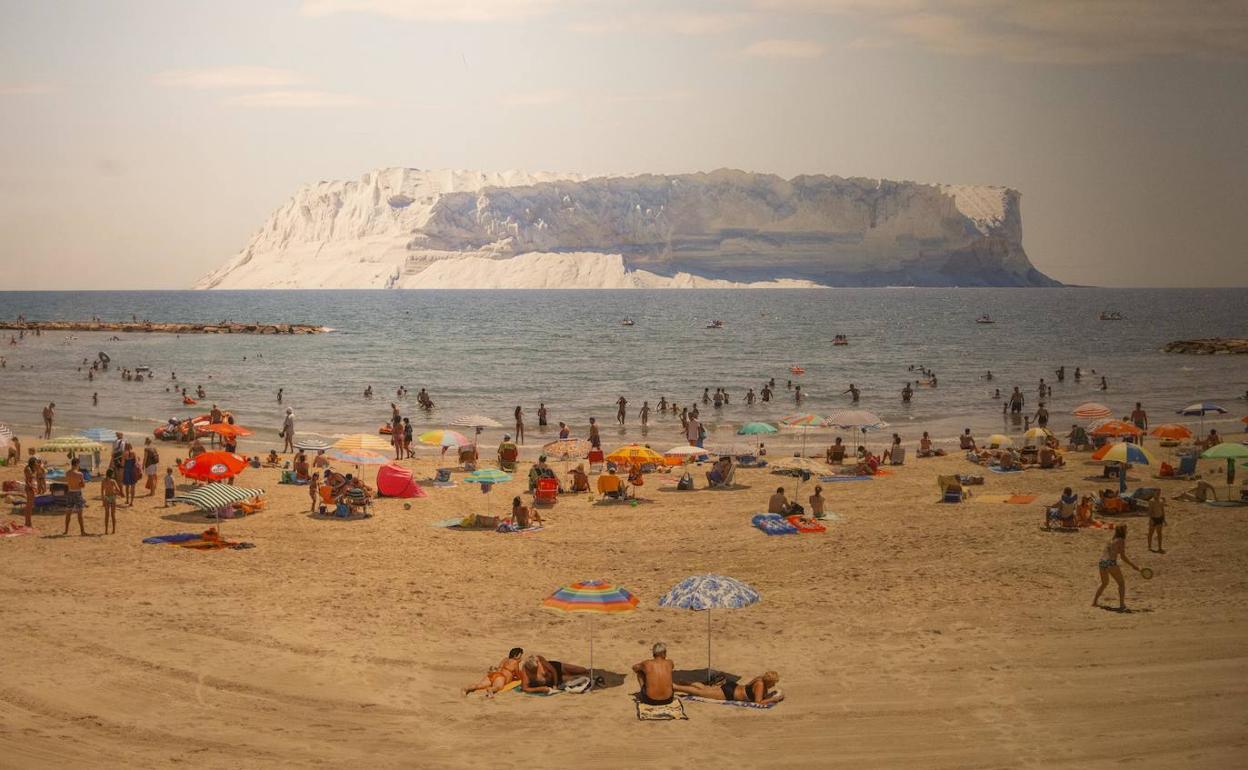 Errando proyecta un iceberg en la costa valenciana