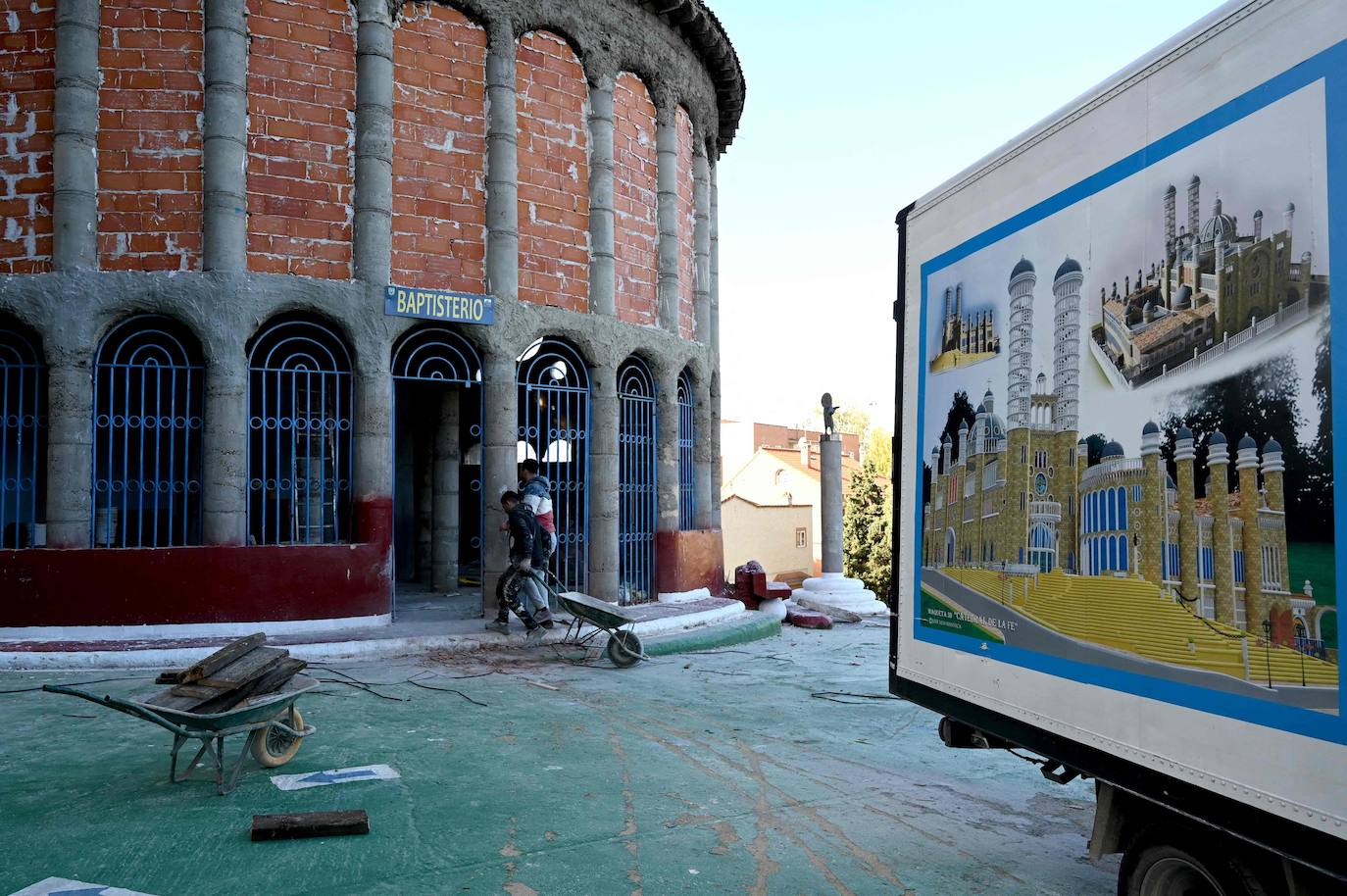 Fotos: La Catedral de Justo Gallego, construida pieza a pieza por un agricultor