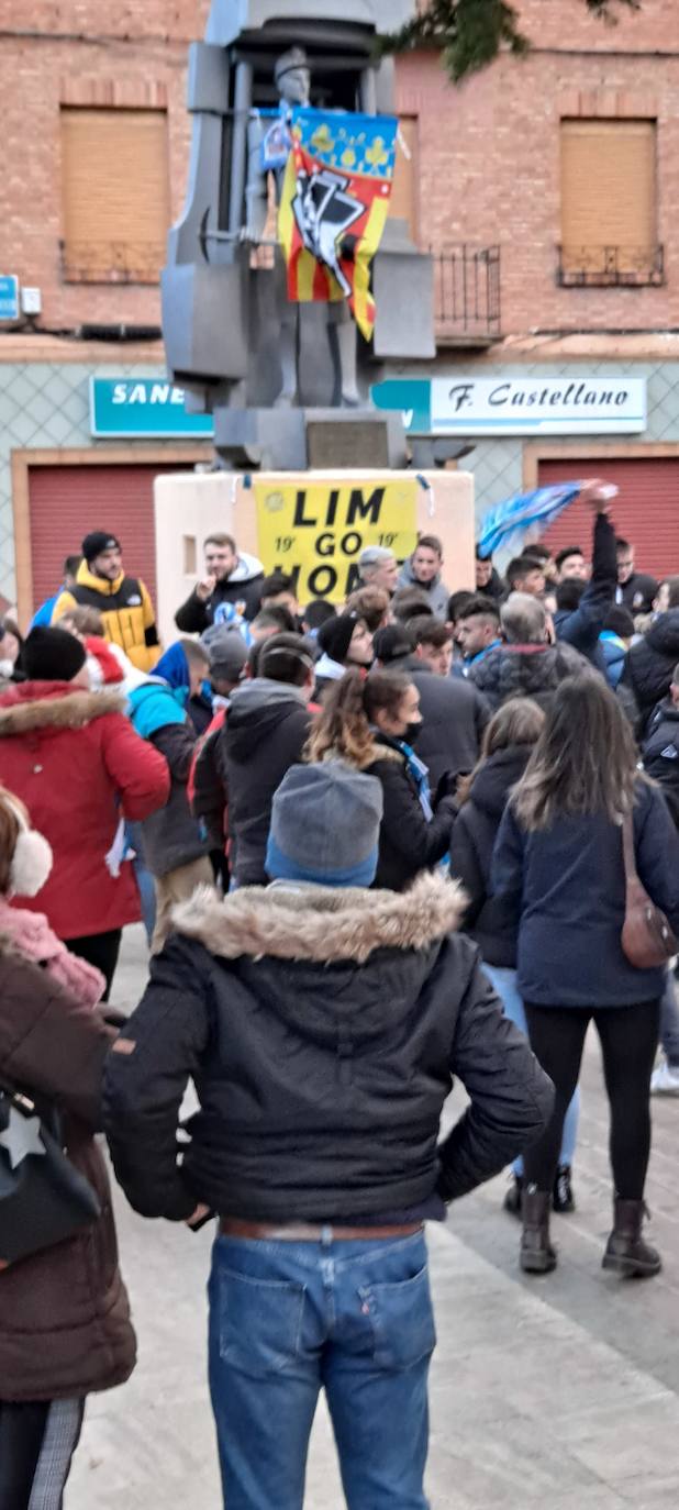 La afición del Utrillas, rival del Valencia en Copa, protesta contra Lim.