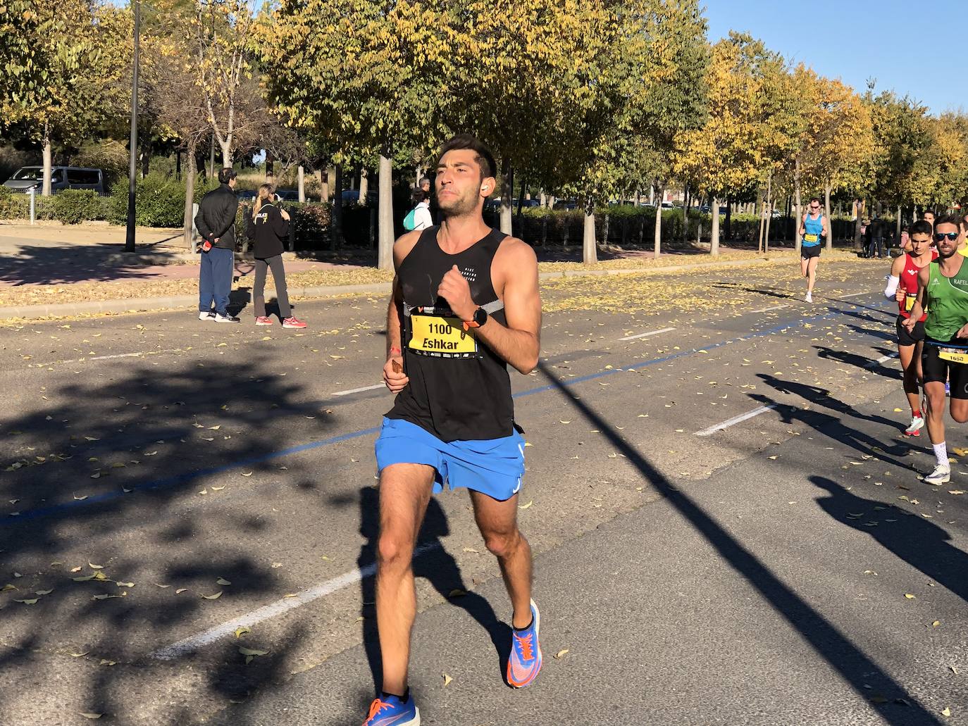 14.000 corredores hacen frente a una dura jornada marcada por las rachas muy fuertes de viento