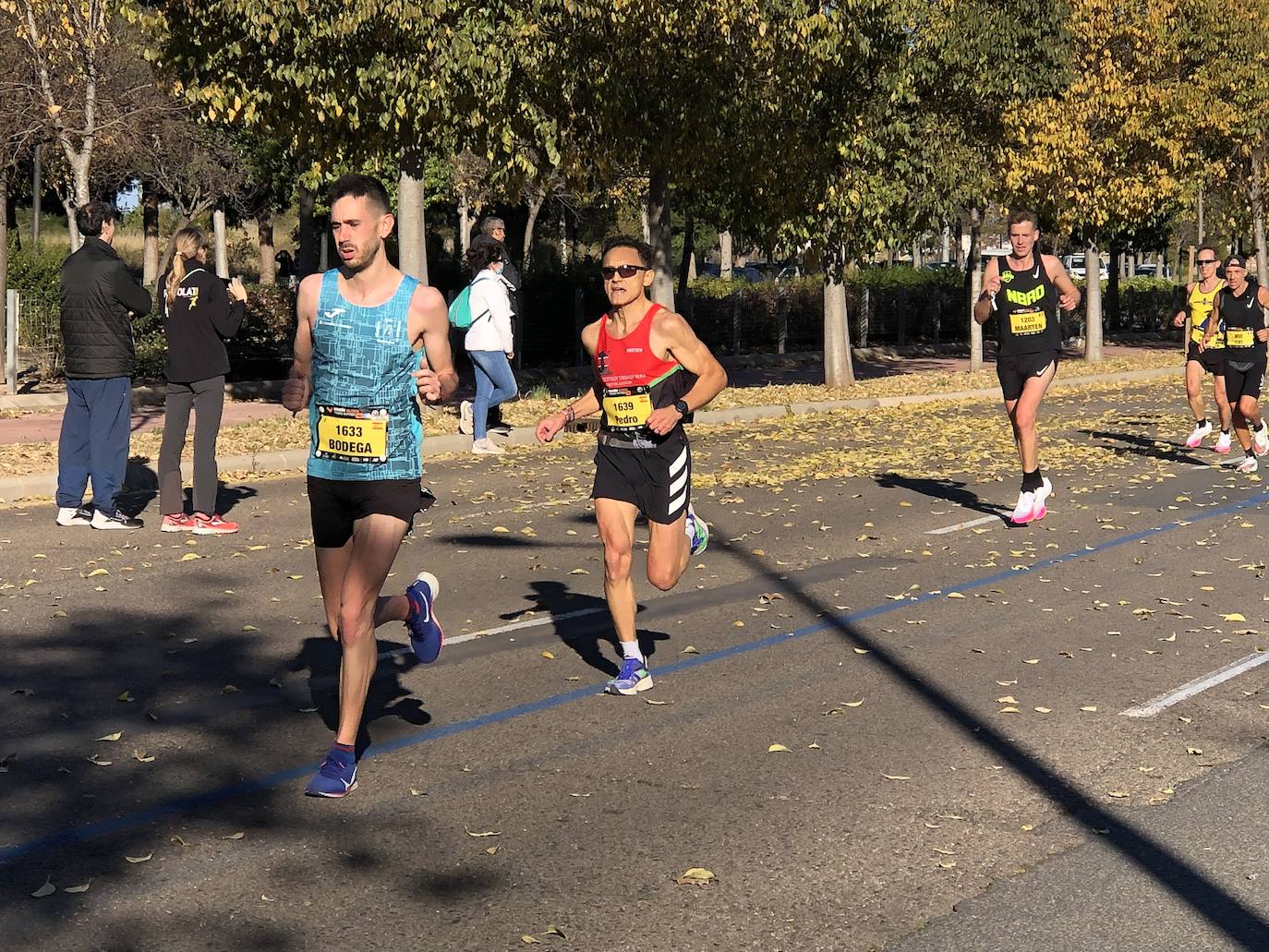 14.000 corredores hacen frente a una dura jornada marcada por las rachas muy fuertes de viento