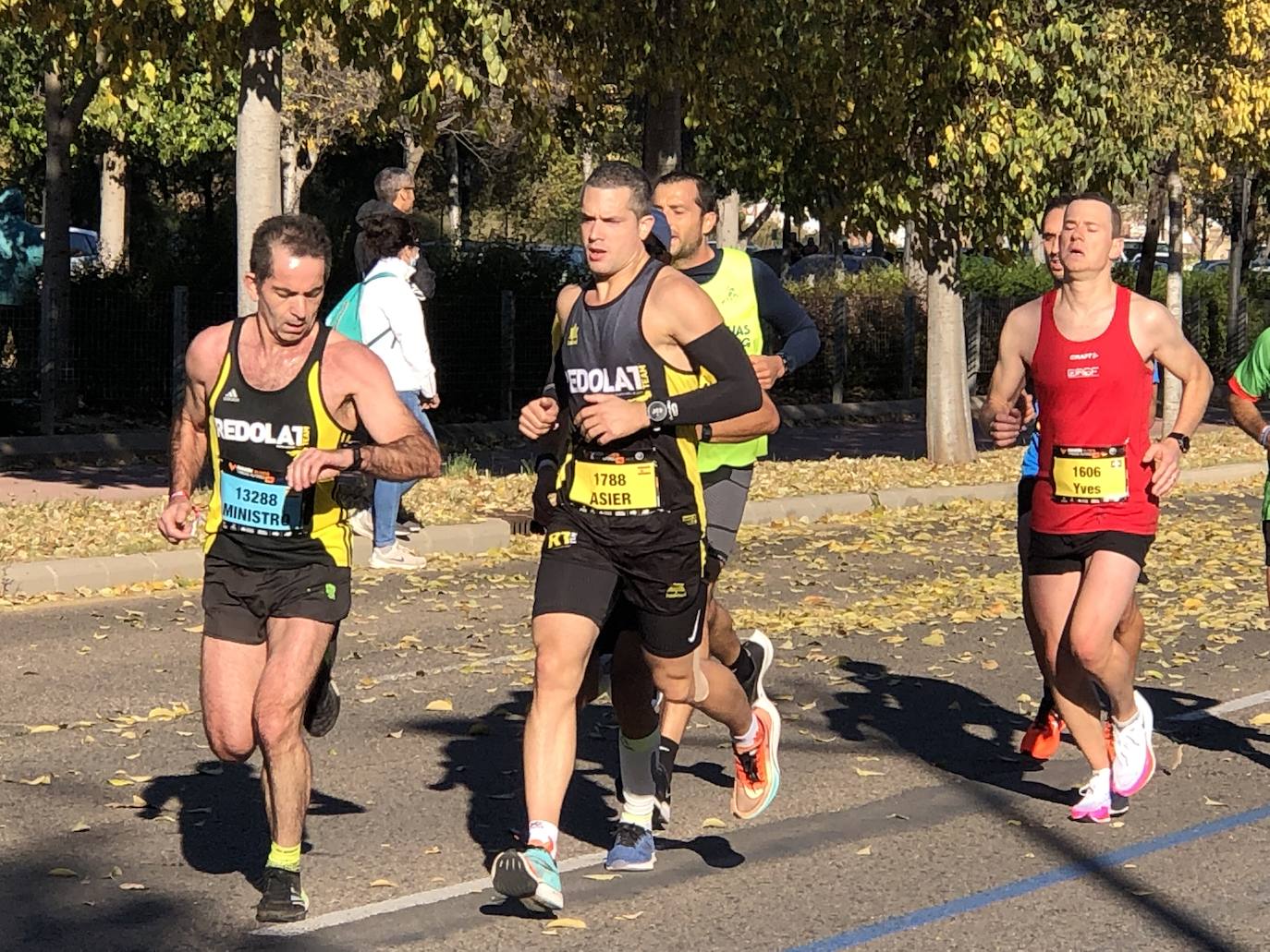 Tras pasar por el centro de la ciudad los participantes llegaban al entorno del Bioparc para comenzar el último tramo de la carrera.