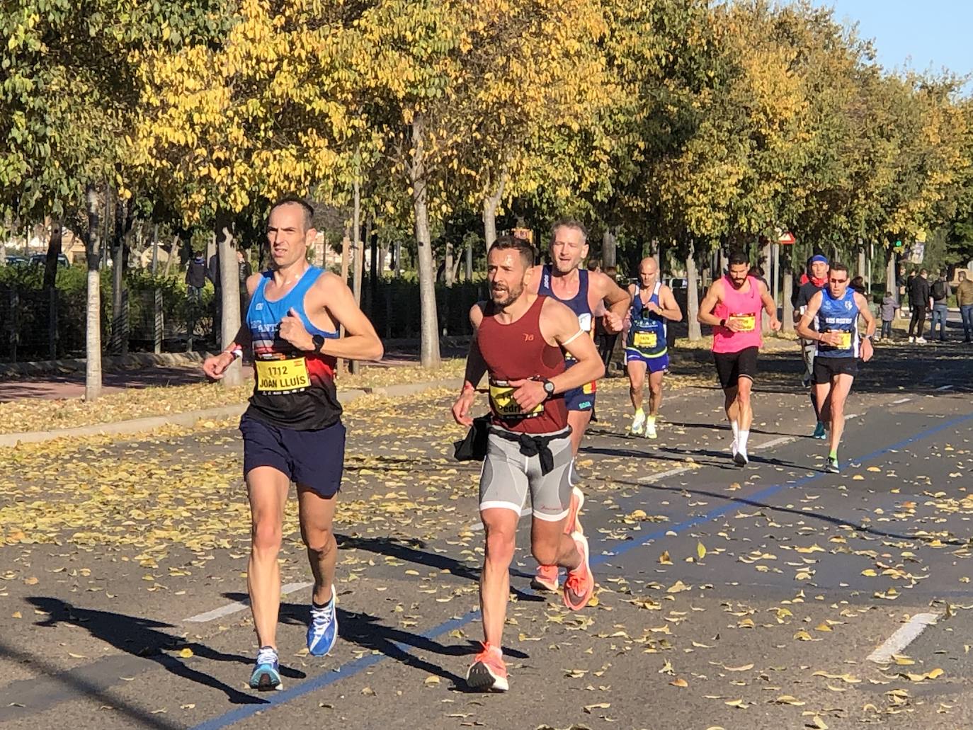 Tras pasar por el centro de la ciudad los participantes llegaban al entorno del Bioparc para comenzar el último tramo de la carrera.