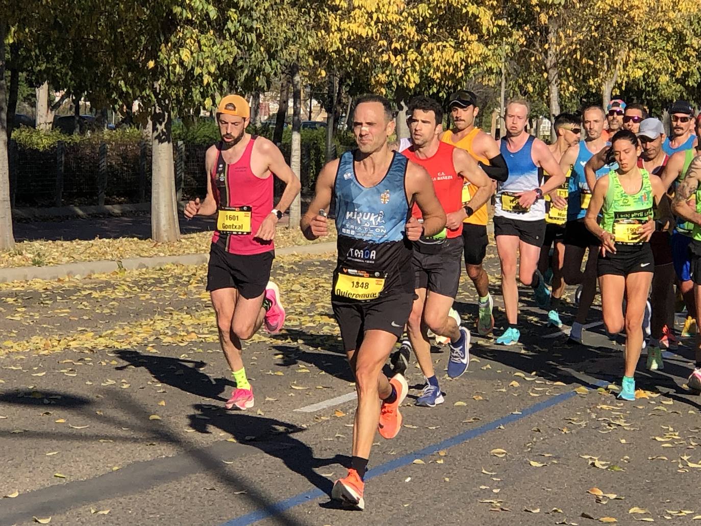 Tras pasar por el centro de la ciudad los participantes llegaban al entorno del Bioparc para comenzar el último tramo de la carrera.