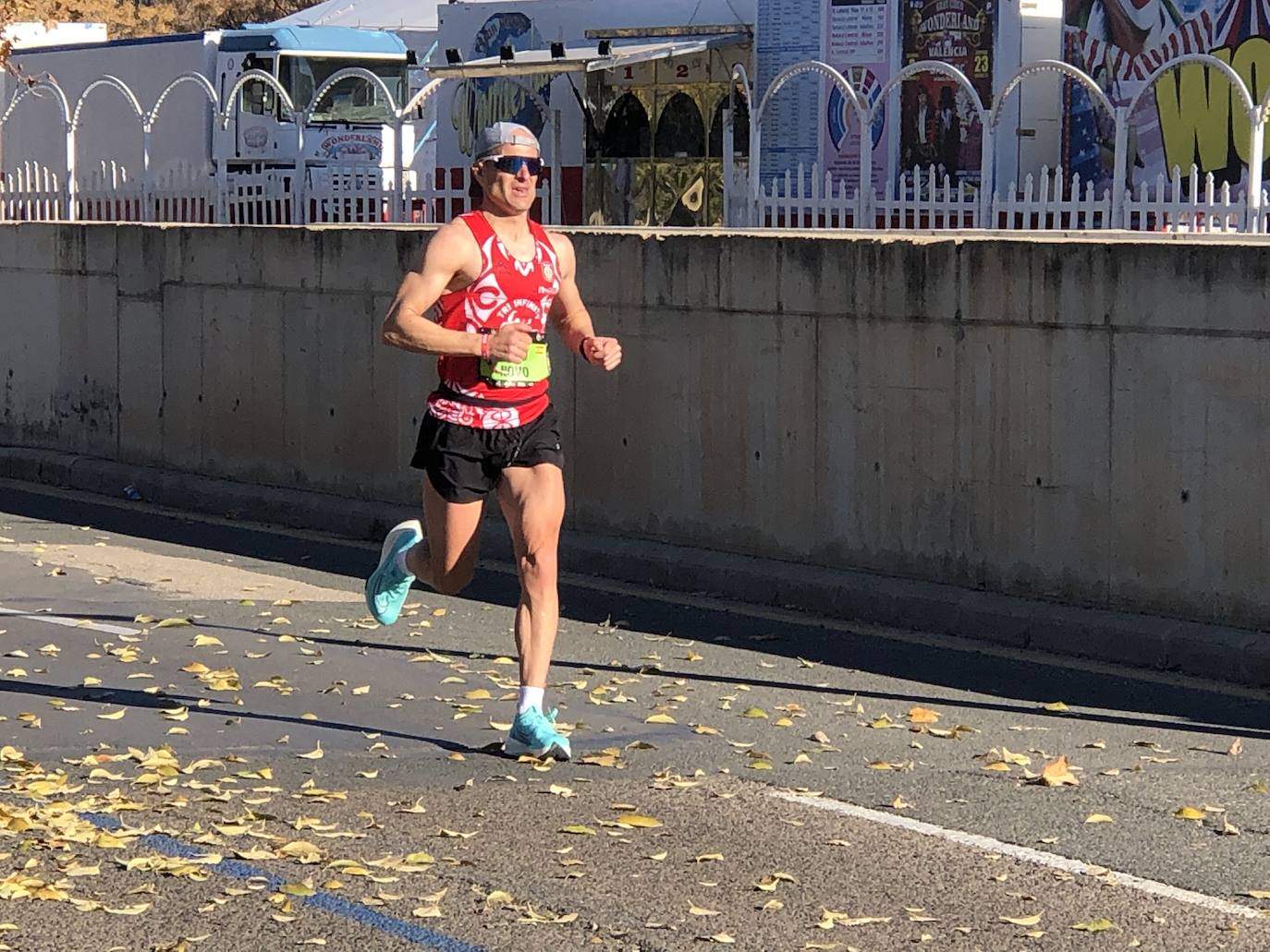 Los corredores encaran el último tramo del recorrido.