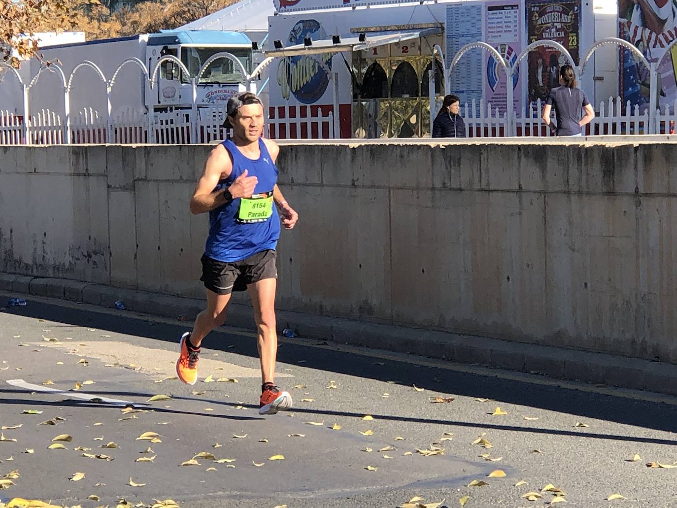 Los corredores encaran el último tramo del recorrido.