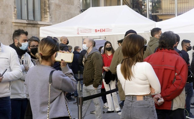 El pasaporte Covid empuja a 5.500 valencianos a vacunarse en 48 horas