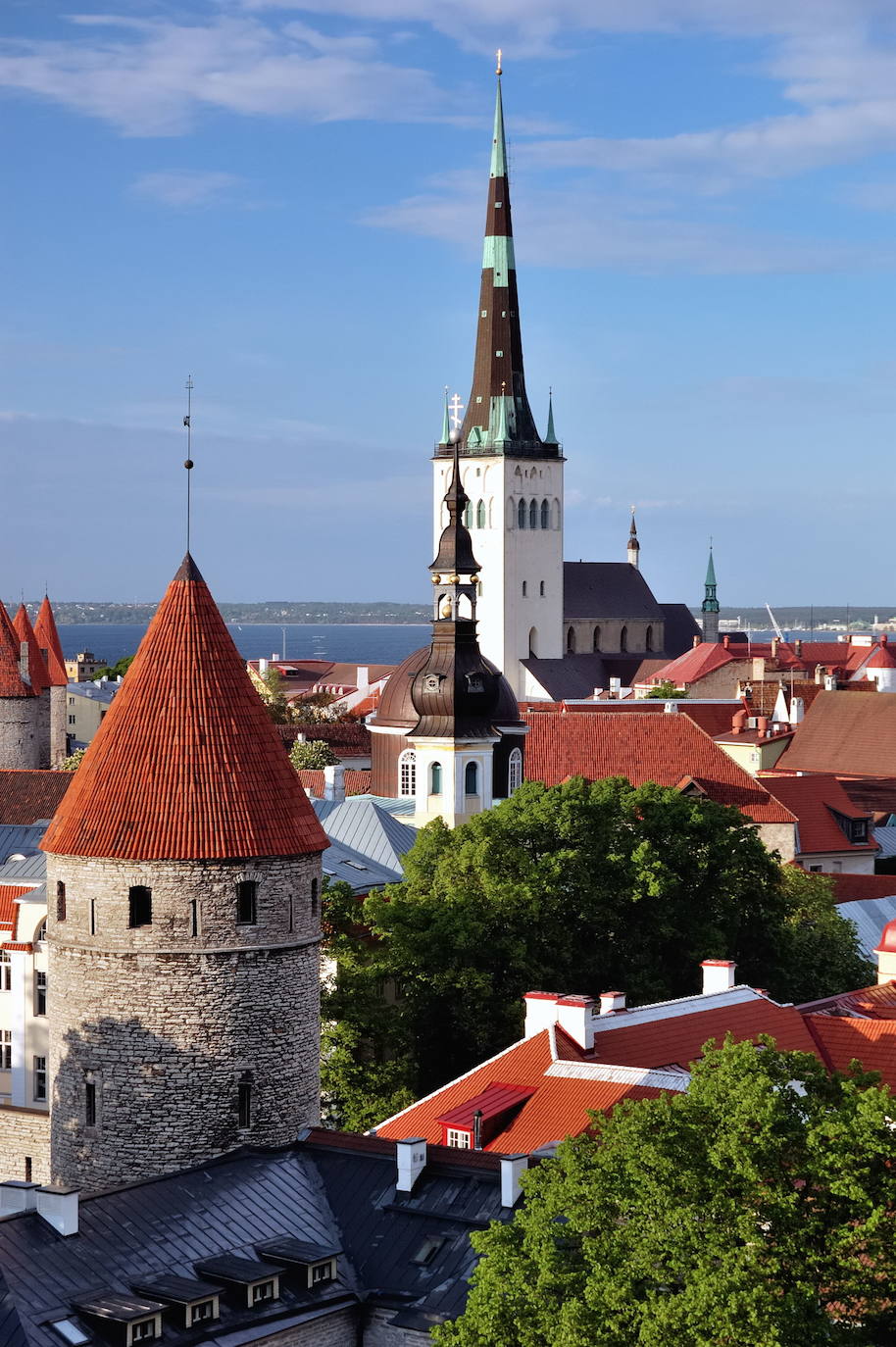 9.- Tallín (Estonia) | La capital de Estonia se estableció como la ganadora a mejor ciudad verde de Europa para 2023. Además, ha obtenido un cheque de más de medio millón de euros para invertir en proyectos sostenibles y seguir desarrollando todo su potencial de cara a la capitalidad de 2023 y al futuro.