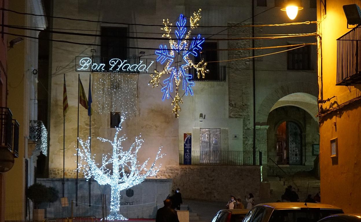 La localidad enciende su alumbrado extraordinario de Navidad este miércoles. 