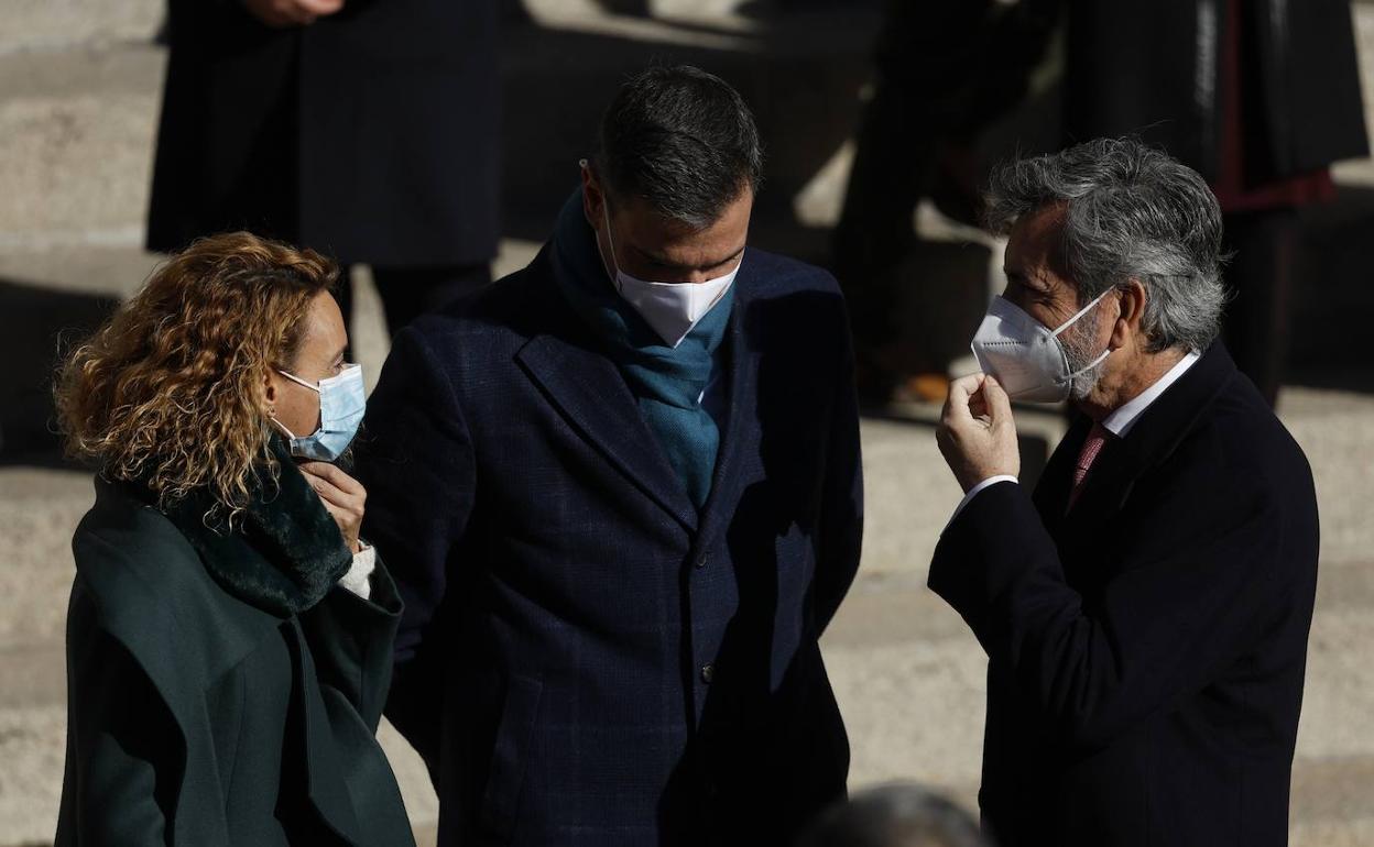 Batet, Sánchez y Lesmes, durante los actos por la Constitución. 