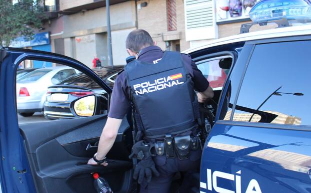 Cuatro personas detenidas en Valencia por extorsionar a usuarios de páginas webs de citas