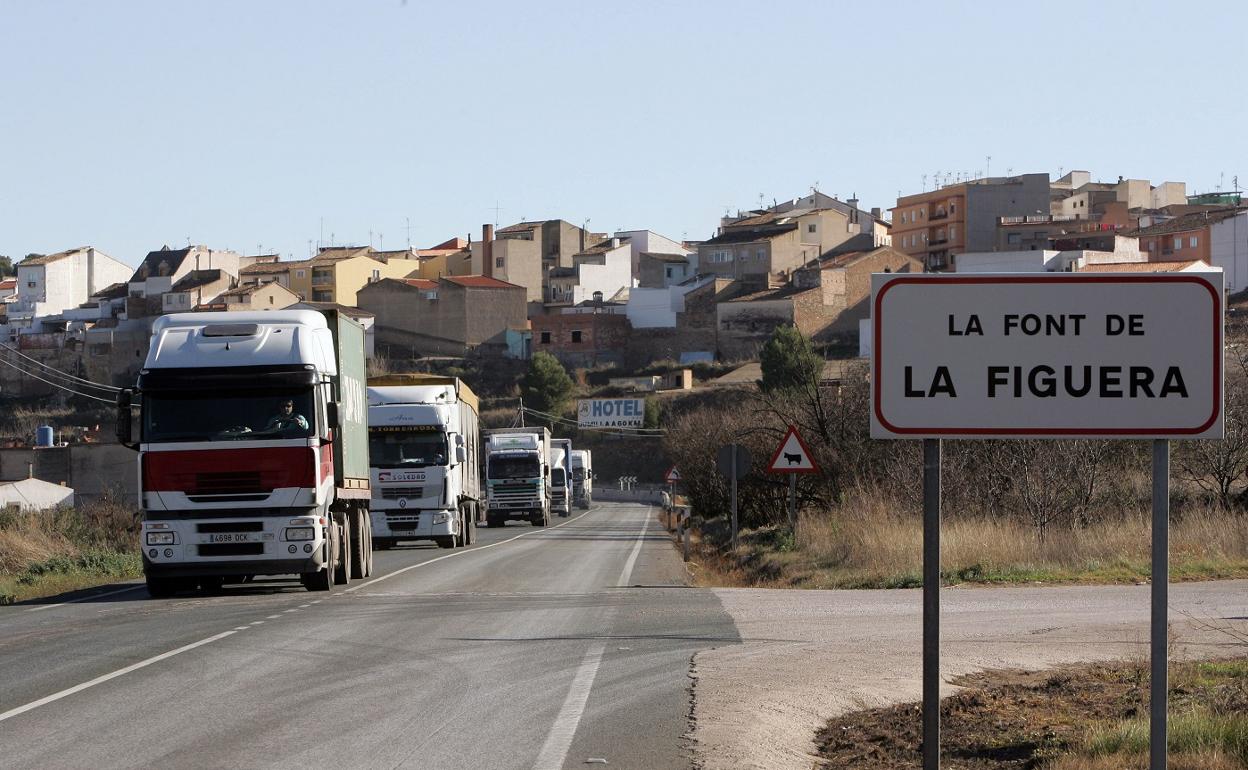 El tramo de la N-344 a su paso por La Font de la Figuera ha soportado durante décadas un intenso tráfico. 