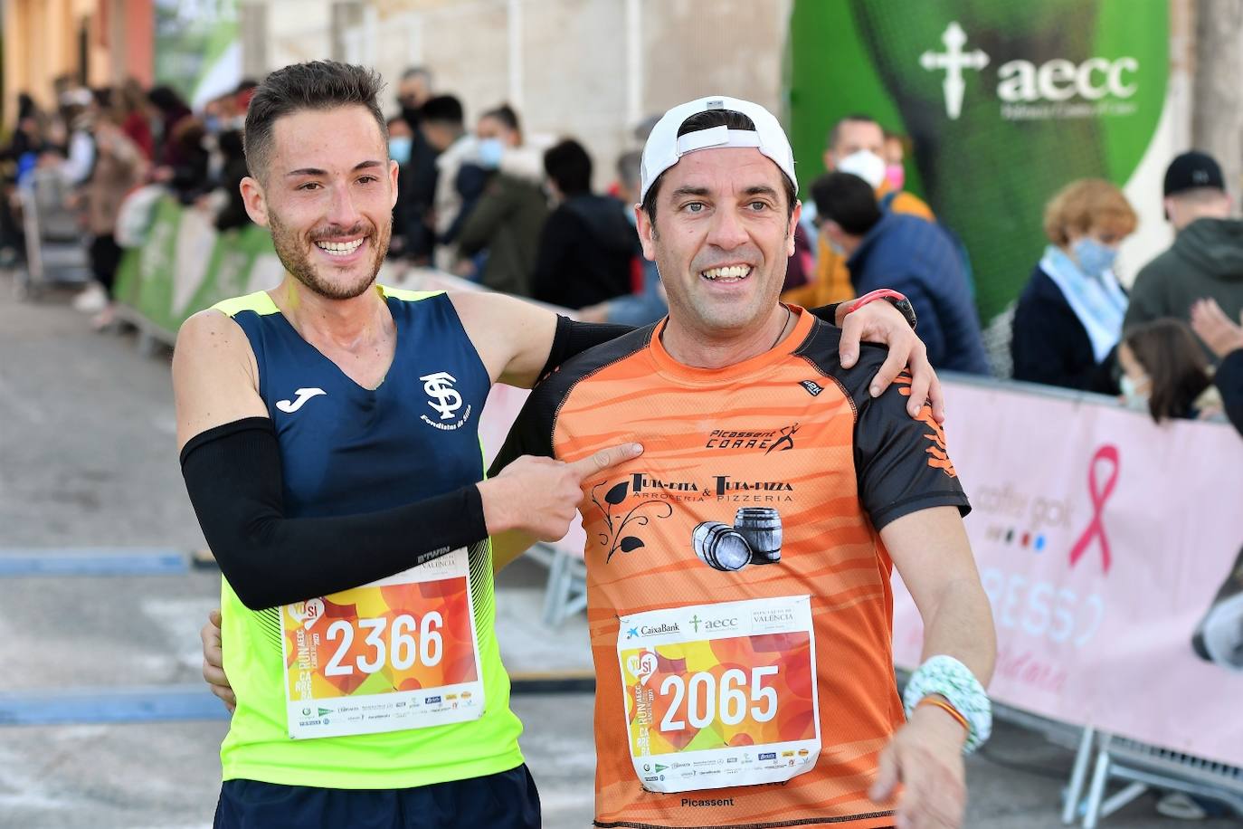 El circuito RunCáncer 2021 ha llegado a Picassent con una prueba que incluye una carrera y una marcha no competitiva de 8 km. 