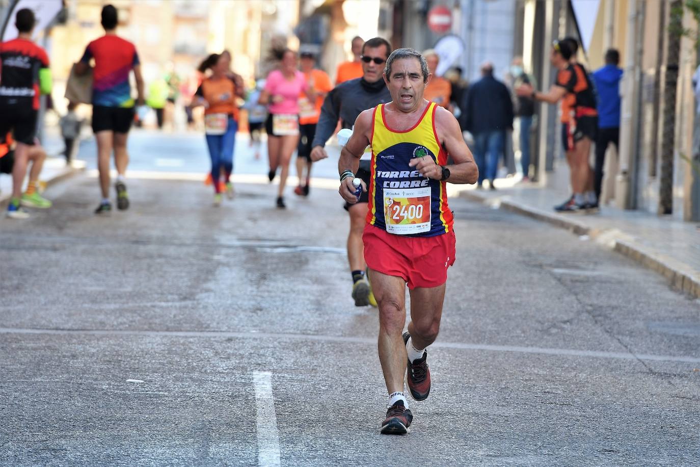 El circuito RunCáncer 2021 ha llegado a Picassent con una prueba que incluye una carrera y una marcha no competitiva de 8 km. 