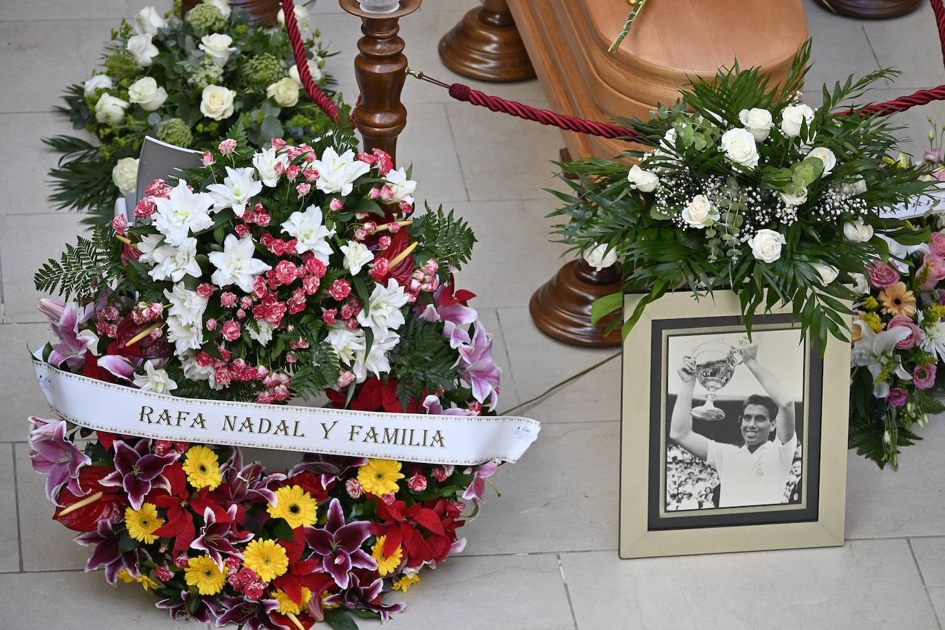 Fotos: Capilla ardiente de Manolo Santana | Compañeros y amigos despiden a la leyenda del deporte