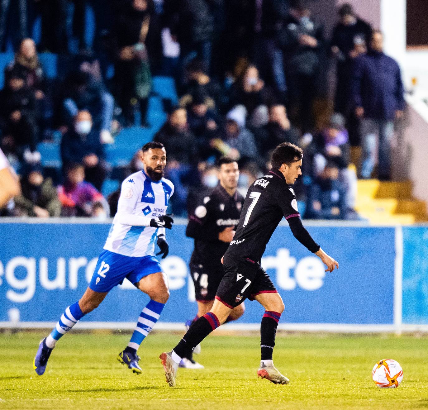 Fotos: Las mejores imágenes del CD Alcoyano-Levante UD