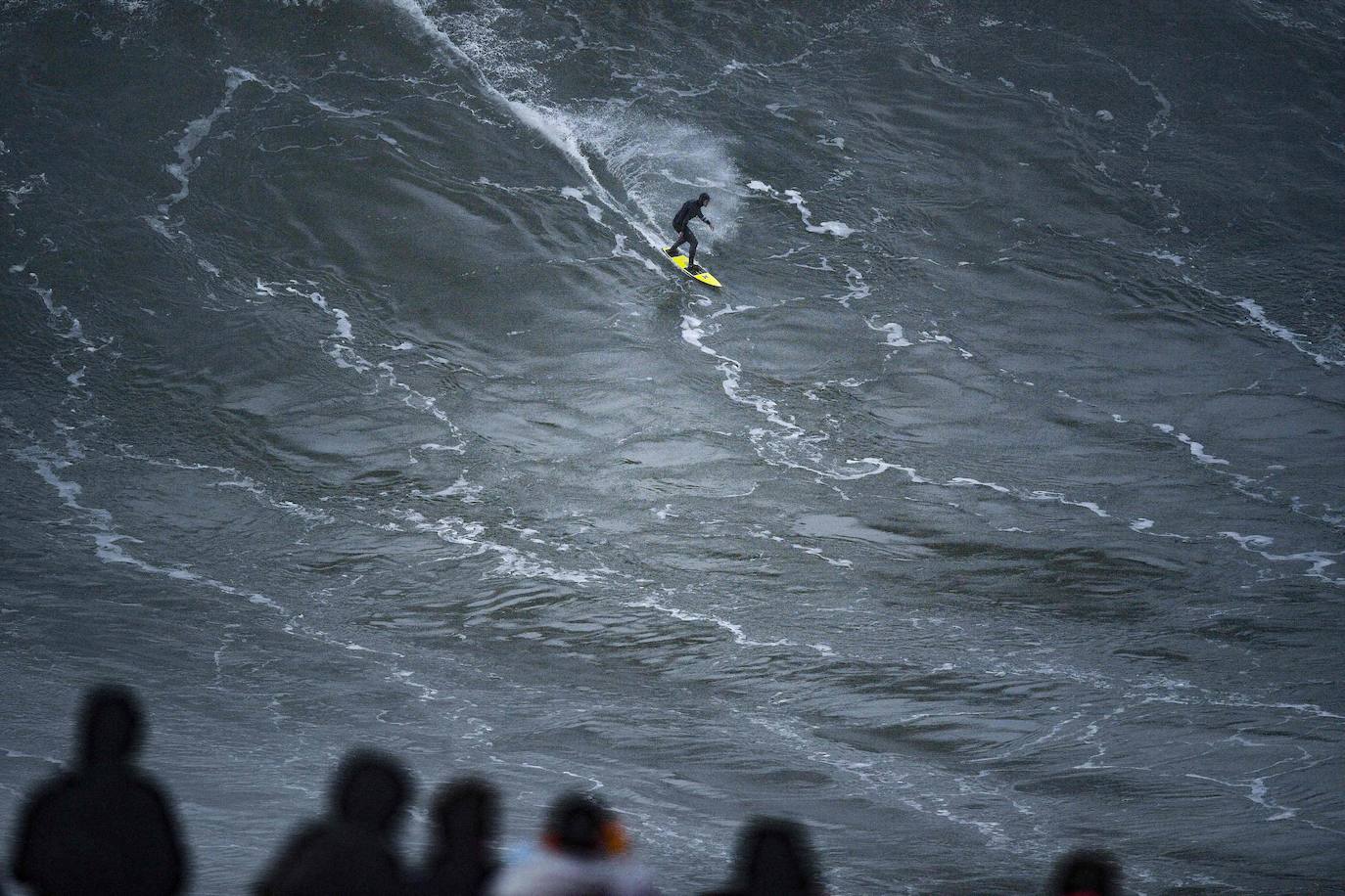 Fotos: El cañón de Nazaré, la ola más grande del mundo