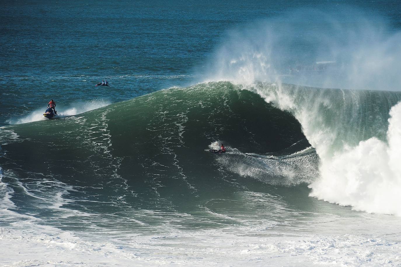 Fotos: El cañón de Nazaré, la ola más grande del mundo