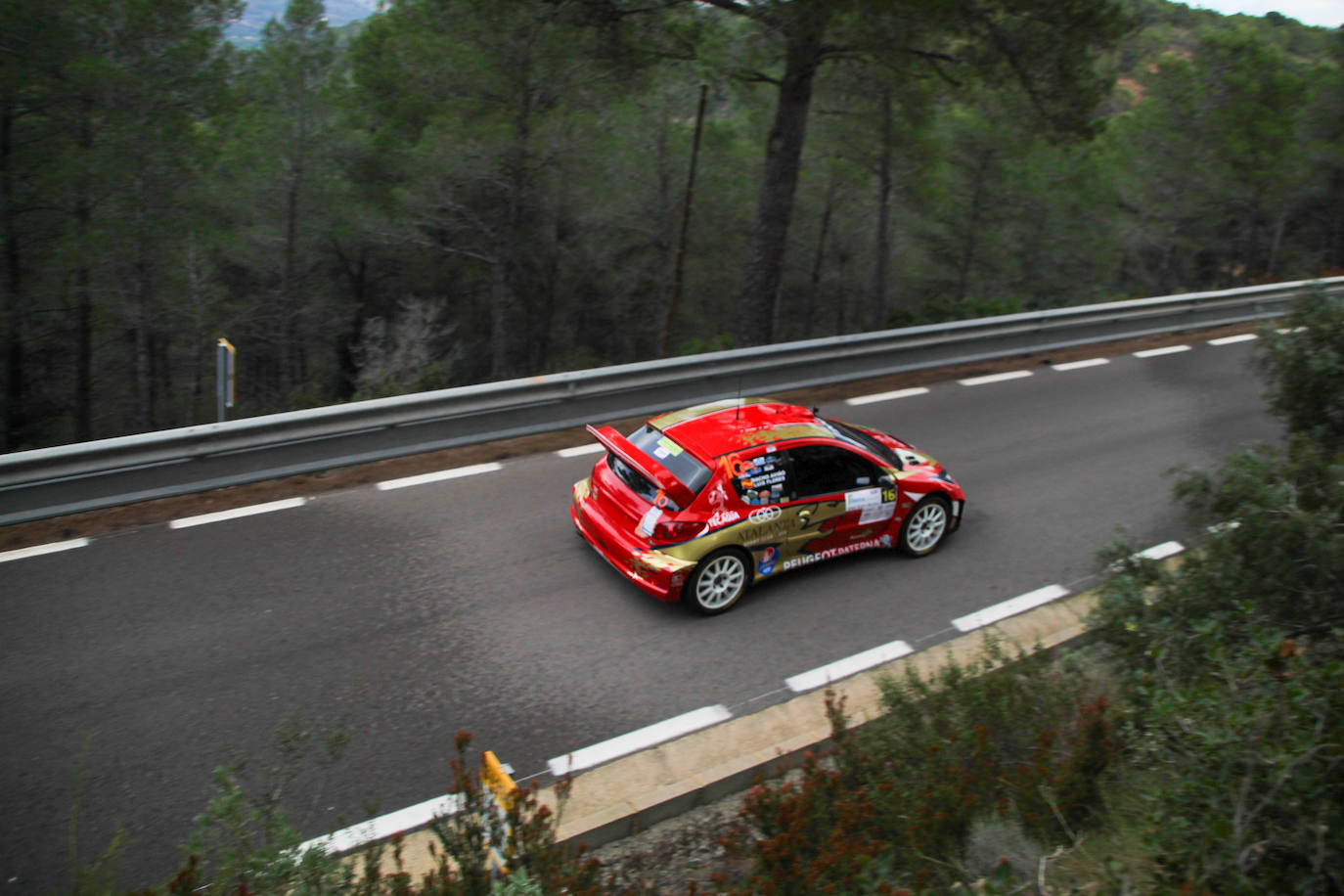 Fotos: Espectacular subida al Garbí con 60 coches por la Calderona