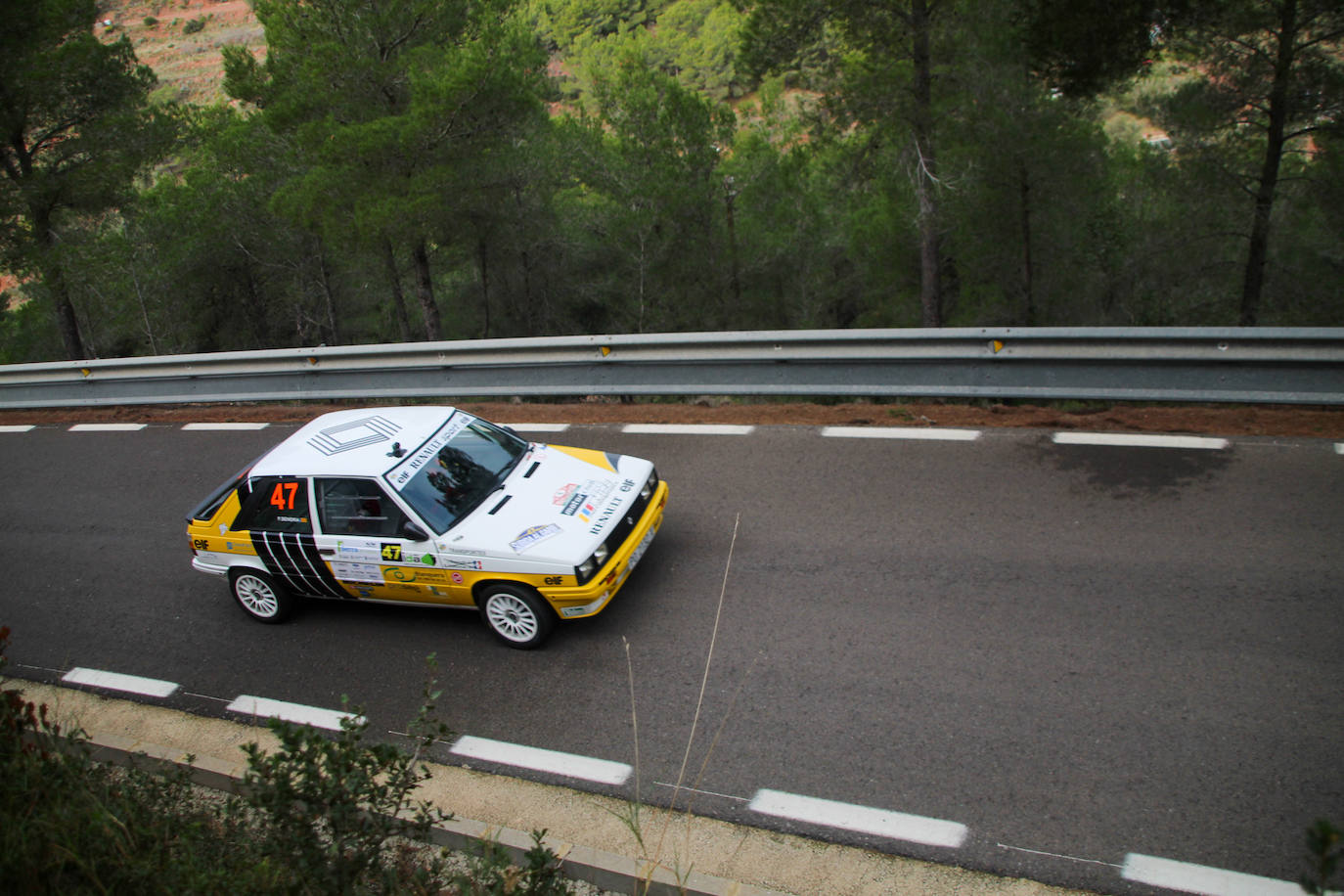 Fotos: Espectacular subida al Garbí con 60 coches por la Calderona