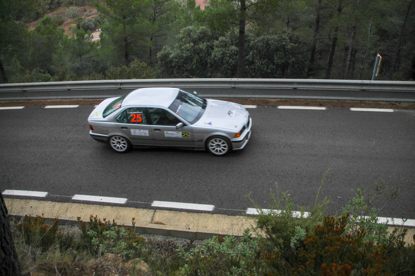 Fotos: Espectacular subida al Garbí con 60 coches por la Calderona