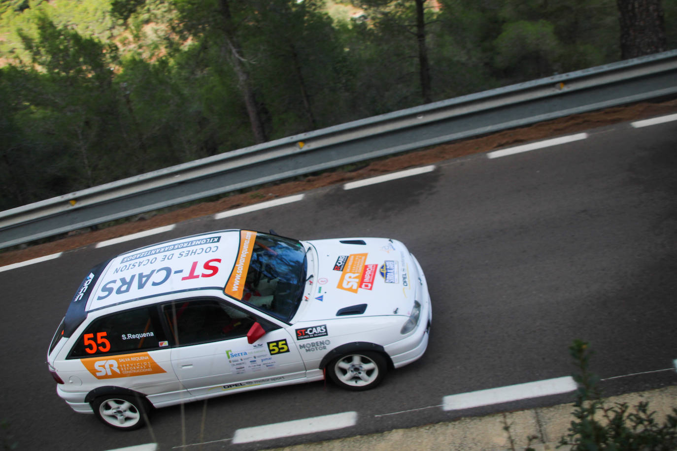 Fotos: Espectacular subida al Garbí con 60 coches por la Calderona