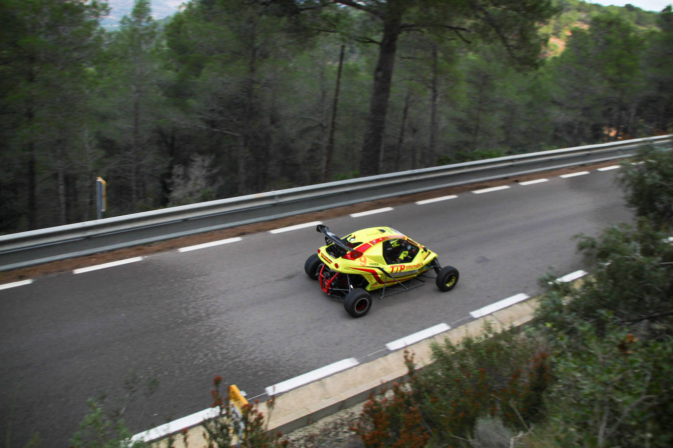 Fotos: Espectacular subida al Garbí con 60 coches por la Calderona