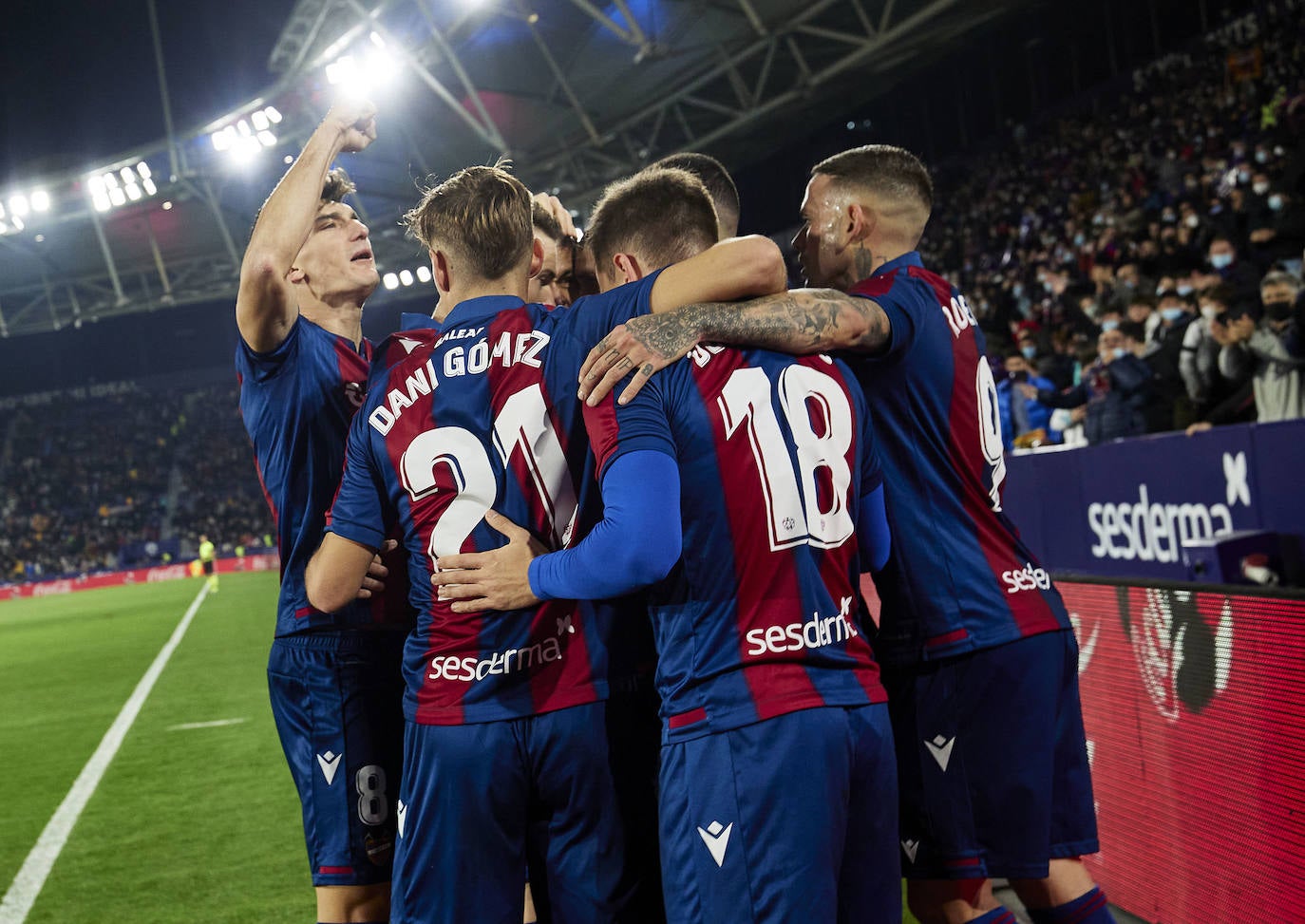 Fotos: Las mejores imágenes del Levante UD-Valencia CF