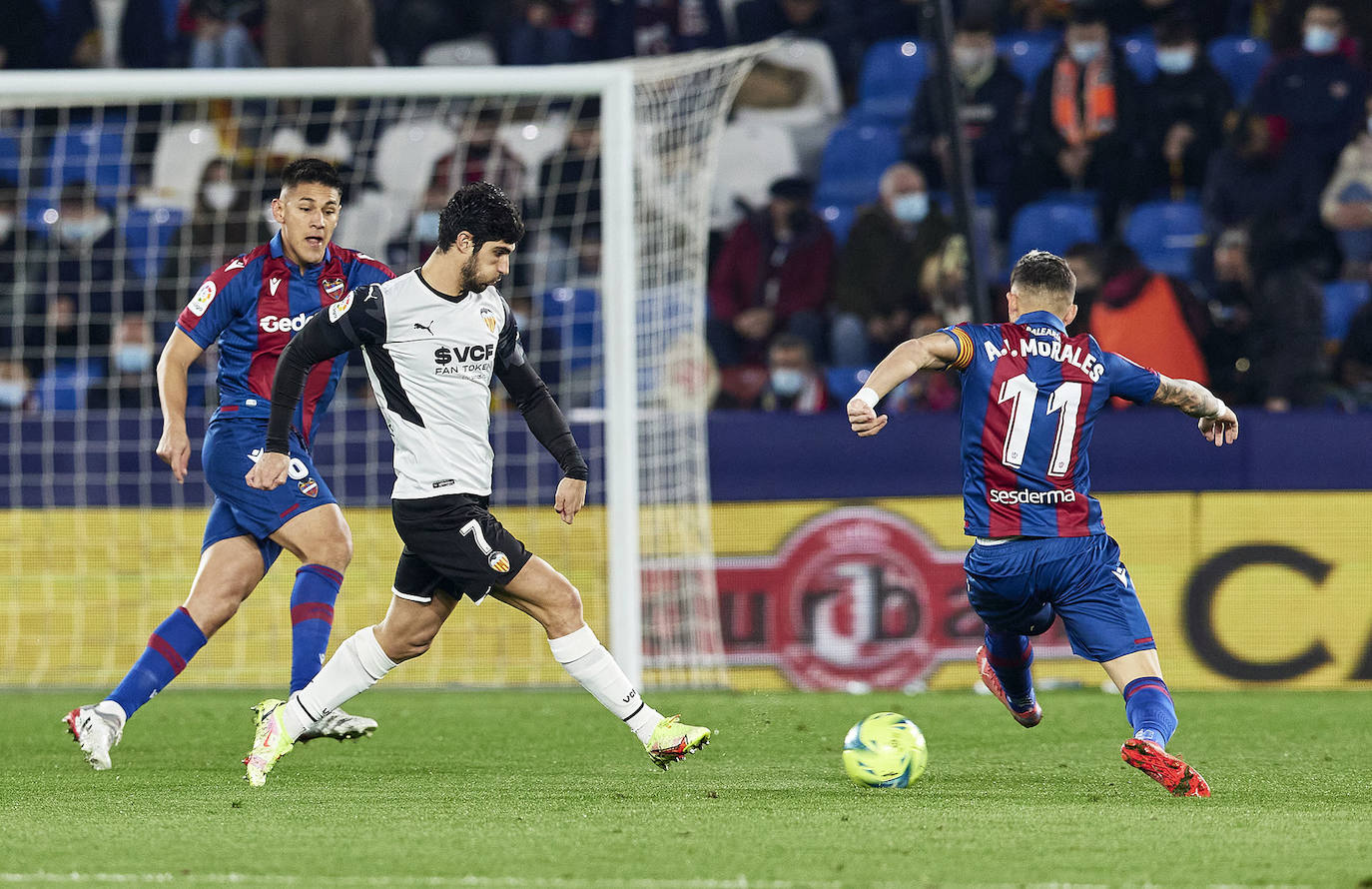 Fotos: Las mejores imágenes del Levante UD-Valencia CF