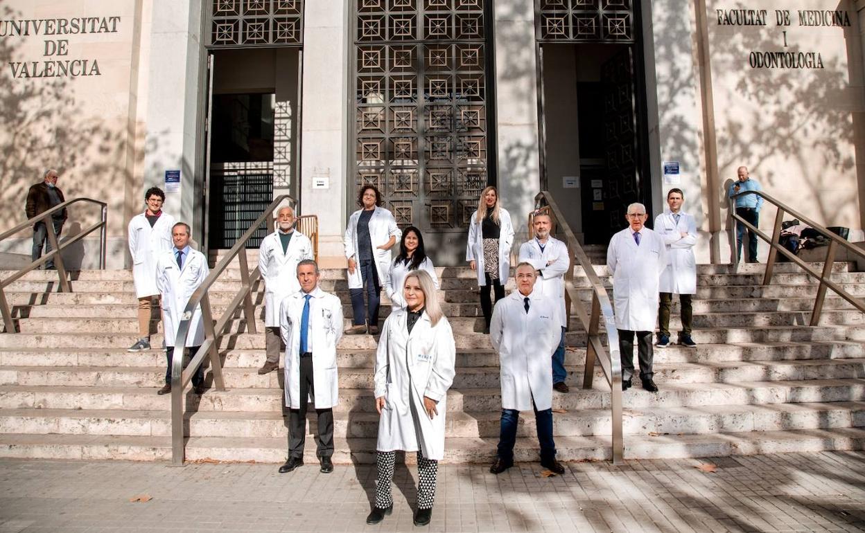 Ana Arbáizar y su equipo, en la presentación de la candidatura a presidir el Colegio de Médicos de Valencia.