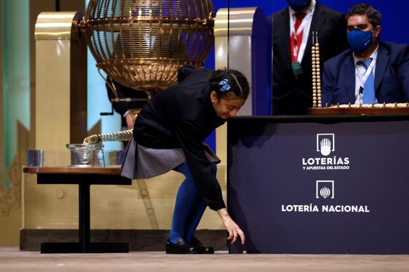 Fotos: Las fotos más curiosas que deja el sorteo de la Lotería de Navidad 2021