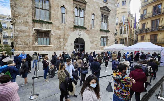 Quién va a recibir un SMS de Sanidad durante los próximos días