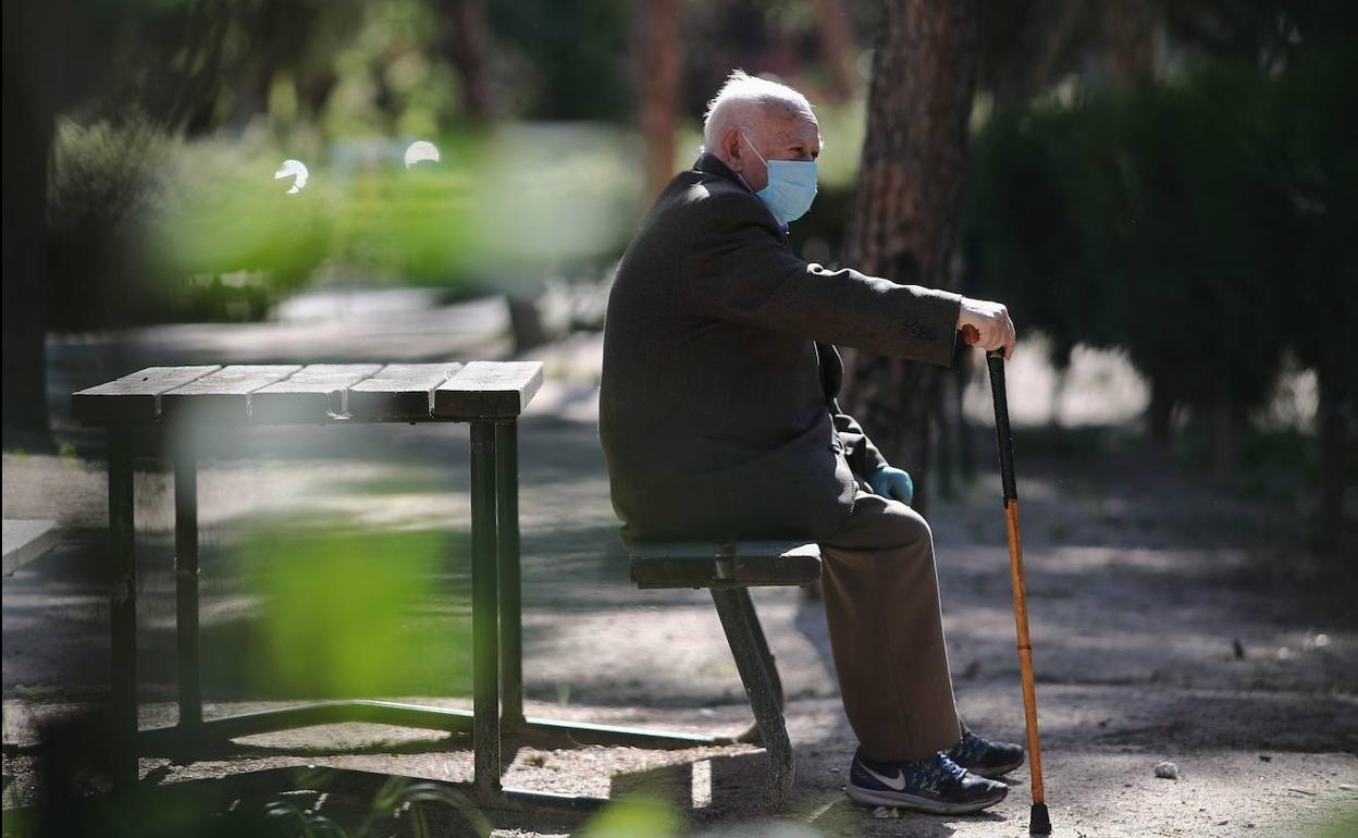 Pensiones y jubilación: nueva paga extra a los pensionistas | El Gobierno cuela en el BOE un pago extra a los pensionistas