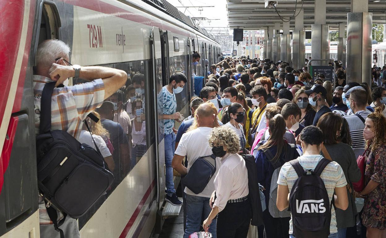 Viajeros de Cercanías durante la pasada huelga de septiembre. 